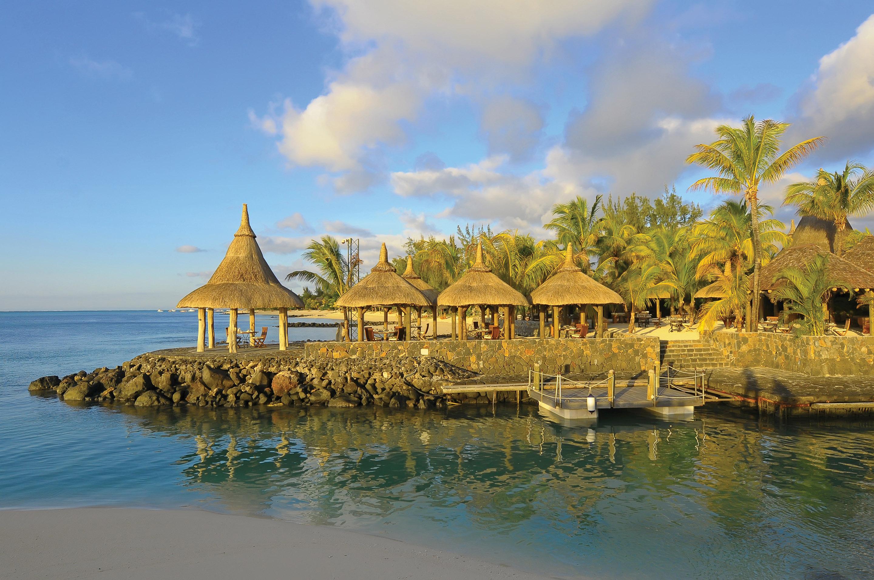 Paradis Beachcomber Golf & होटल
